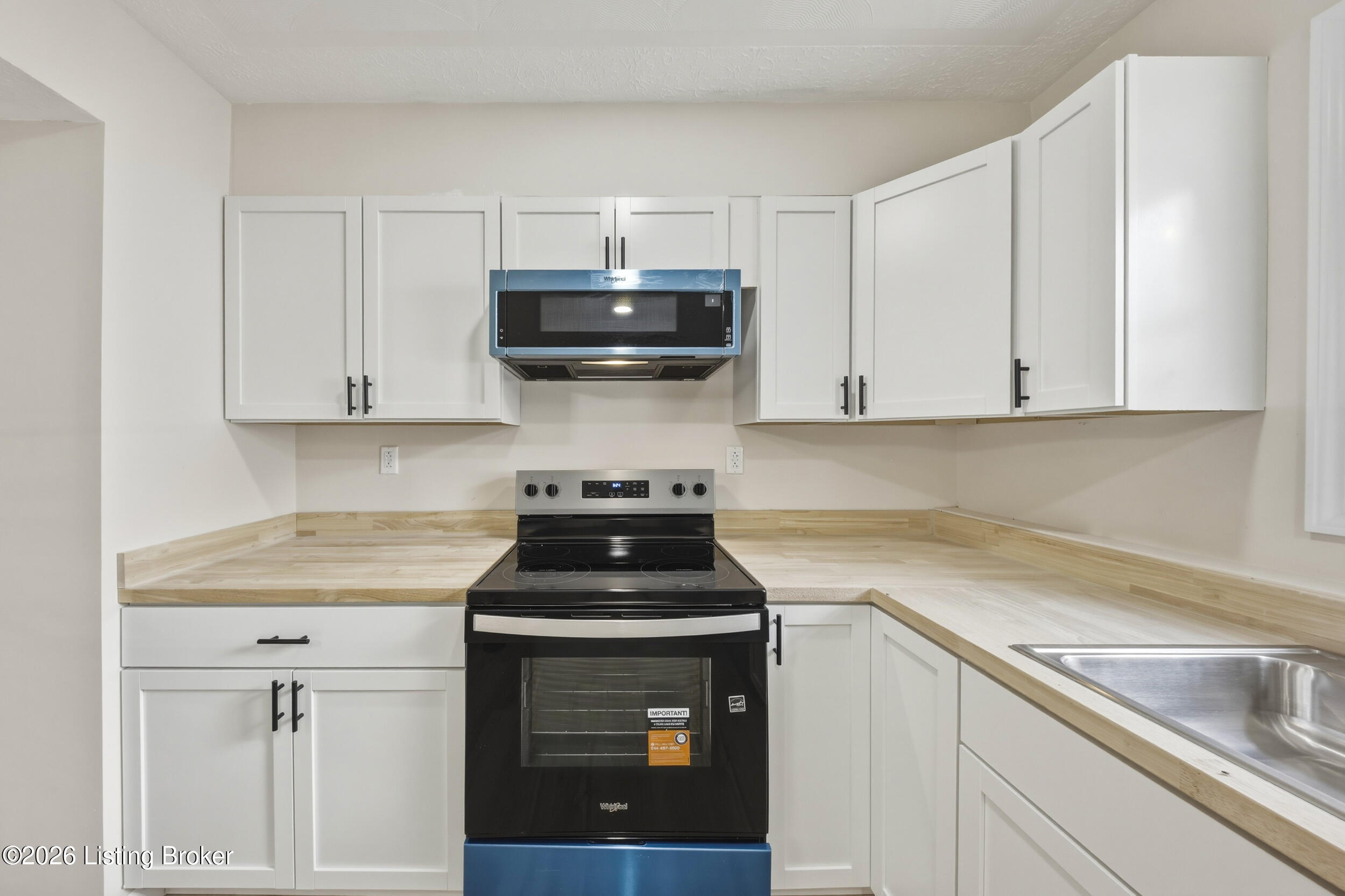 168 Valley Road Louisville, KY 40229 - Photo 12 of 40 12__r7a8419