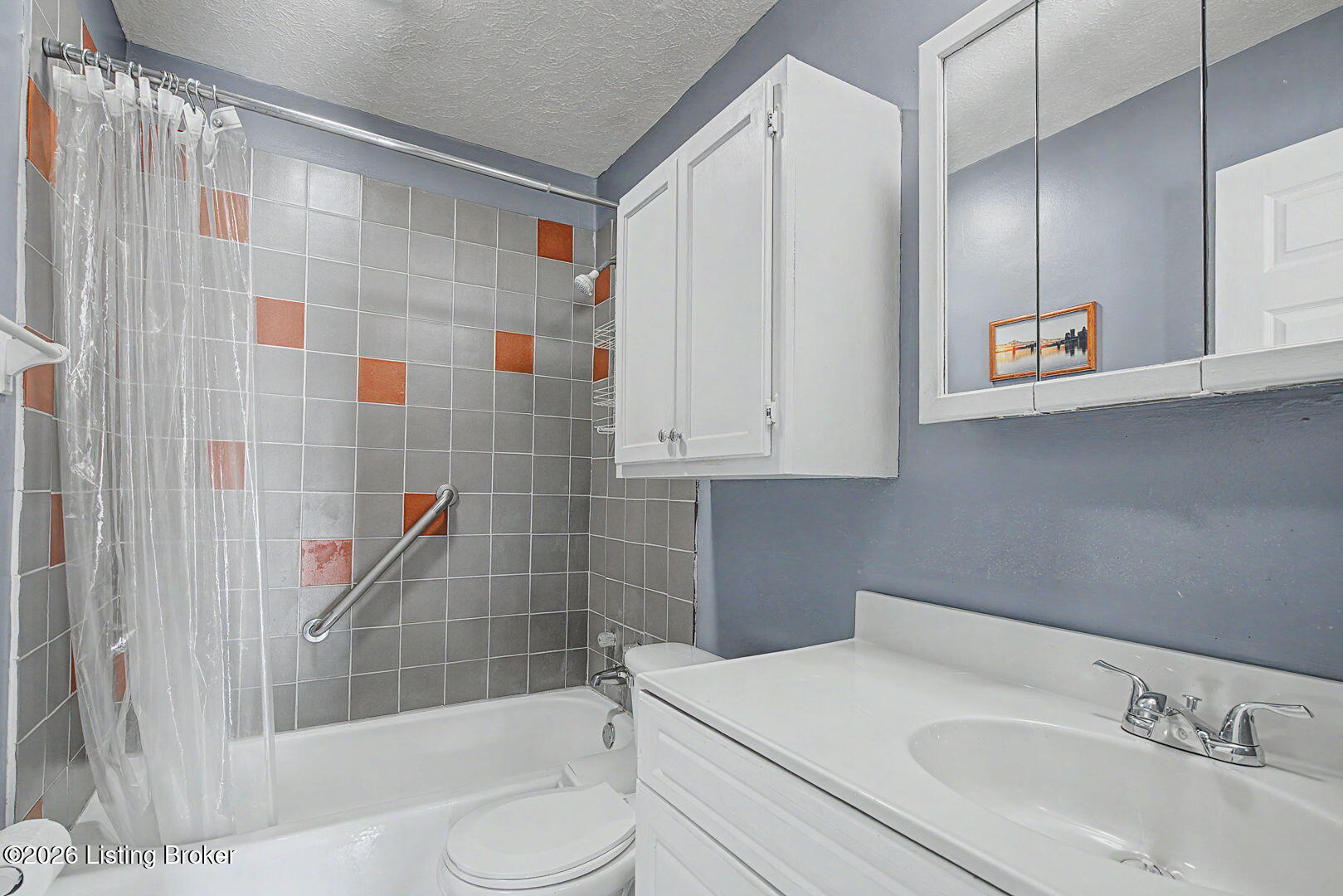 7304 Rutledge Road Louisville, KY 40258 - Photo 5 of 41 5-web-or-mls-7304-rutledge-road-4
