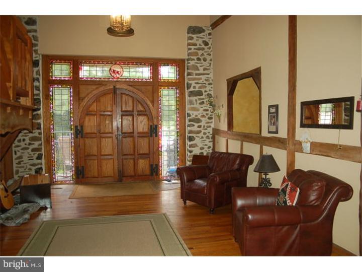 866 Frank Road West Chester, PA 19380 - Photo 4 of 20 Foyer