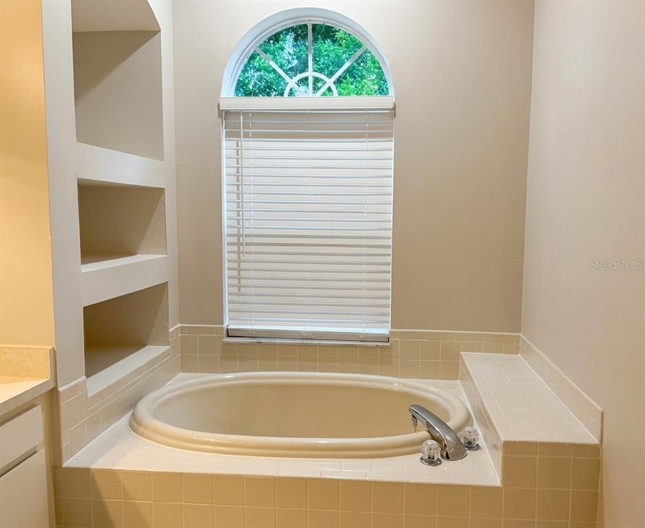 1625 Powder Ridge Drive Valrico, FL 33594 - Photo 12 of 24