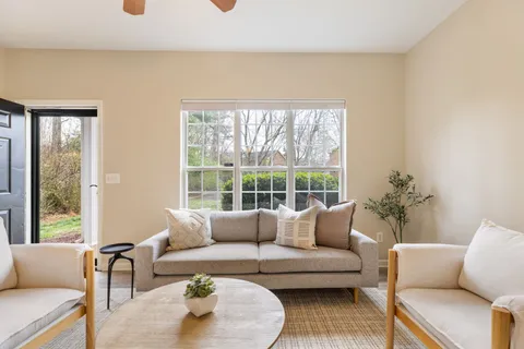 $285,000 | 515 Lakebrink Court, Nashville, TN 37214