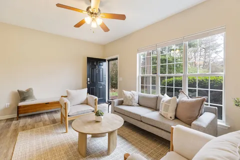 $285,000 | 515 Lakebrink Court, Nashville, TN 37214