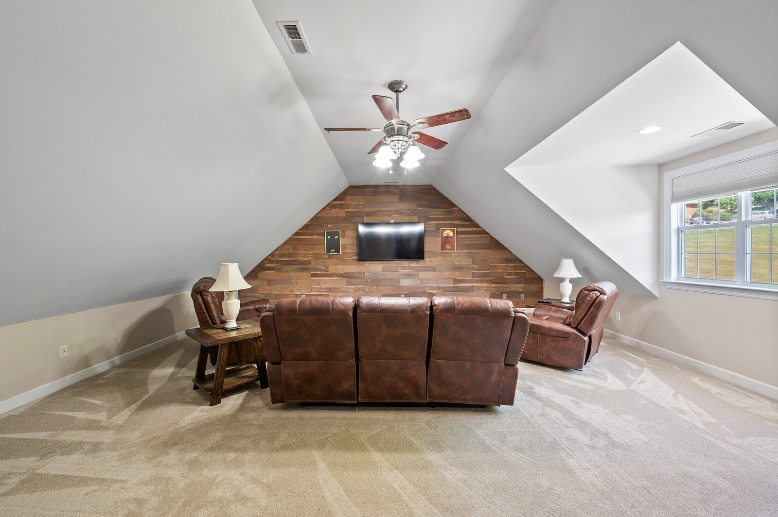 3036 Viewpointe Way Columbia, TN 38401 - Photo 33 of 35 a living room with furniture