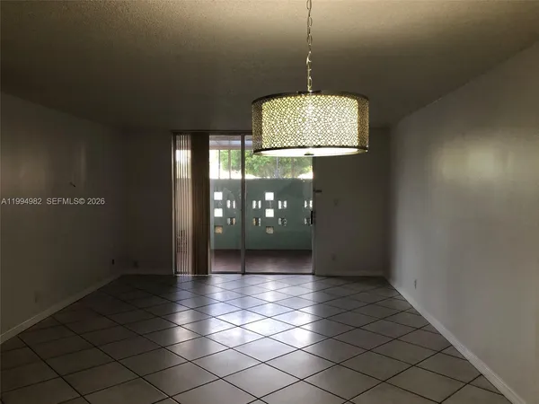 $2,100 | 404 Northwest 68th Avenue, Unit 113, Plantation, FL 33317