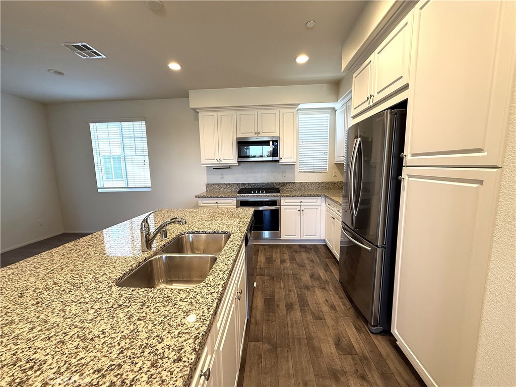 7338 Nightfall Place Rancho Cucamonga, CA 91739 - Photo 4 of 16