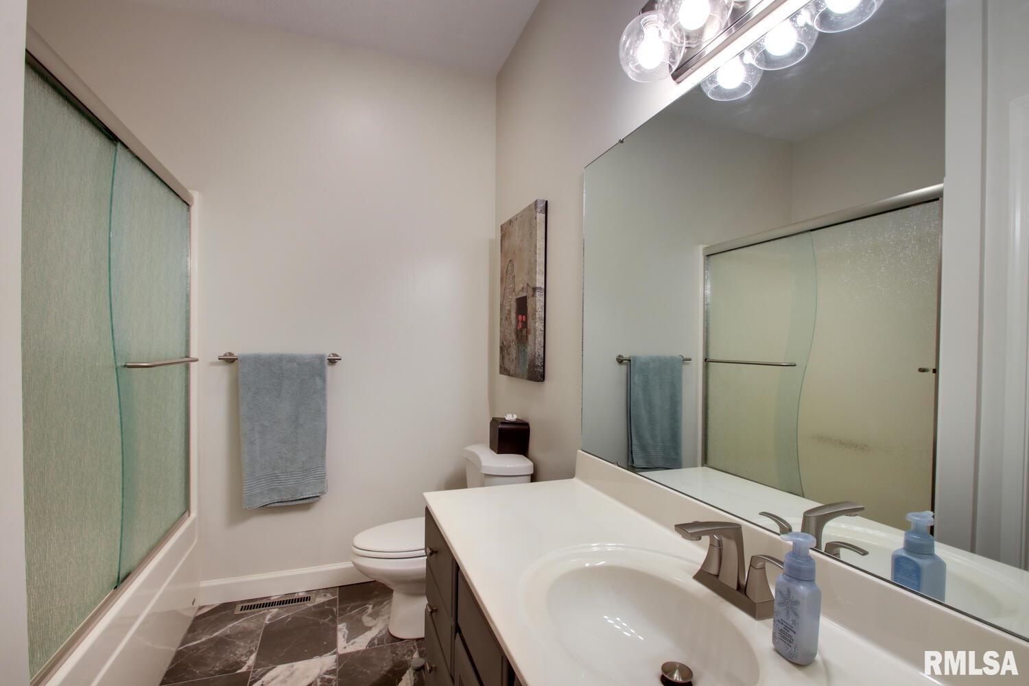 721 Eagle Trace Quincy, IL 62305 - Photo 8 of 15