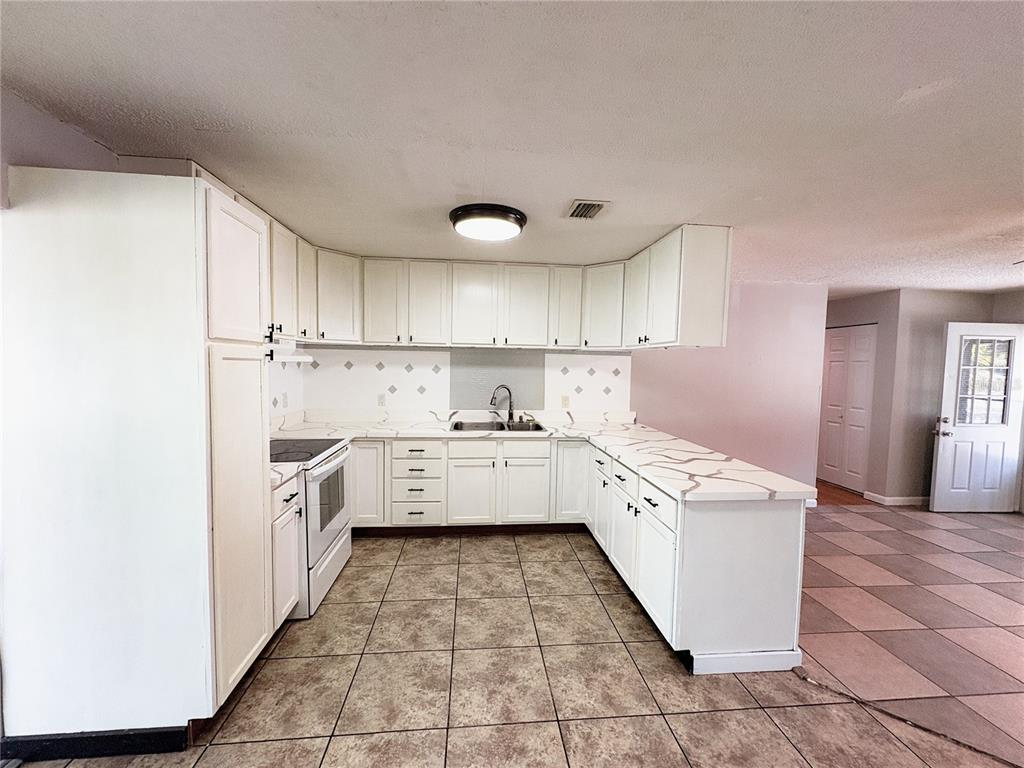 11333 Walsingham Road Largo, FL 33778 - Photo 9 of 34