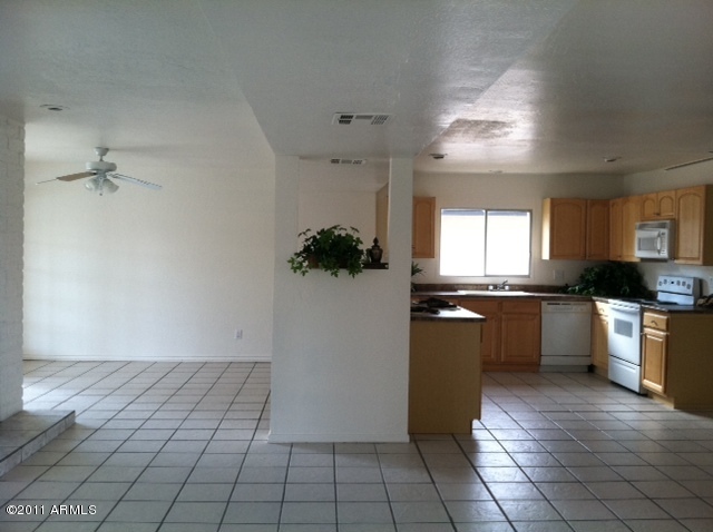 3447 West Redfield Road Phoenix, AZ 85053 - Photo 13 of 15 More room