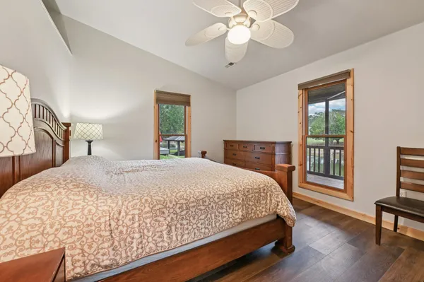 $315,000 | 8 Hunters Creek Drive, Huntsville, TX 77340