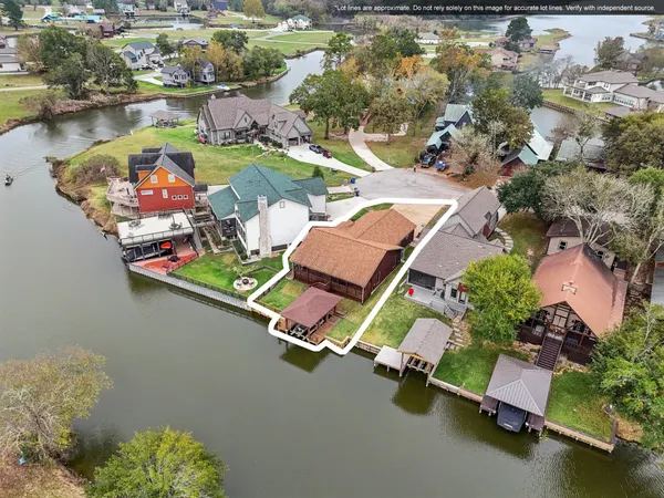 $315,000 | 8 Hunters Creek Drive, Huntsville, TX 77340