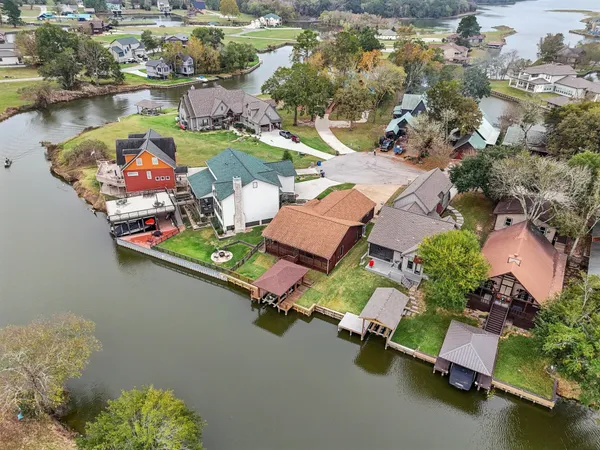 $315,000 | 8 Hunters Creek Drive, Huntsville, TX 77340