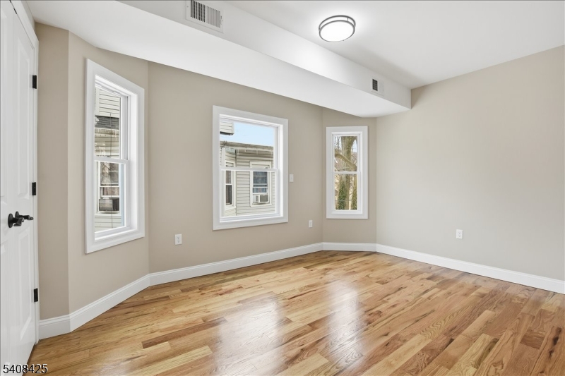 16 White Terrace Newark, NJ 07108 - Photo 19 of 28