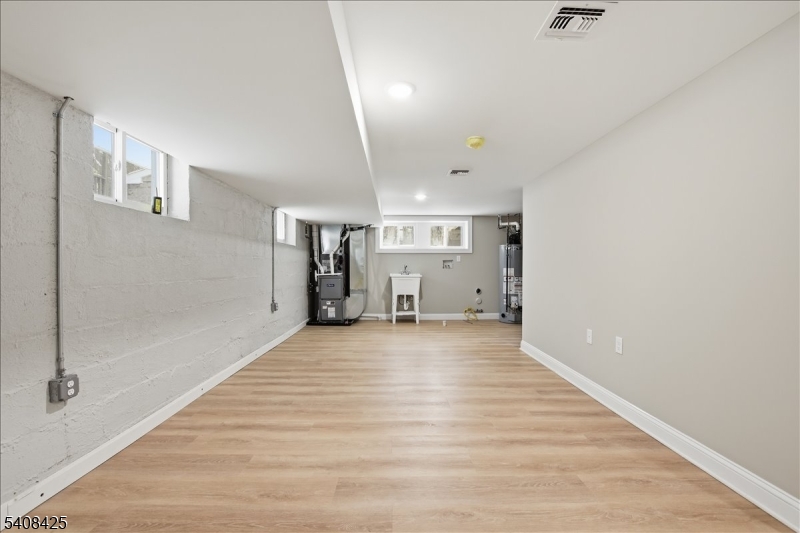 16 White Terrace Newark, NJ 07108 - Photo 23 of 28