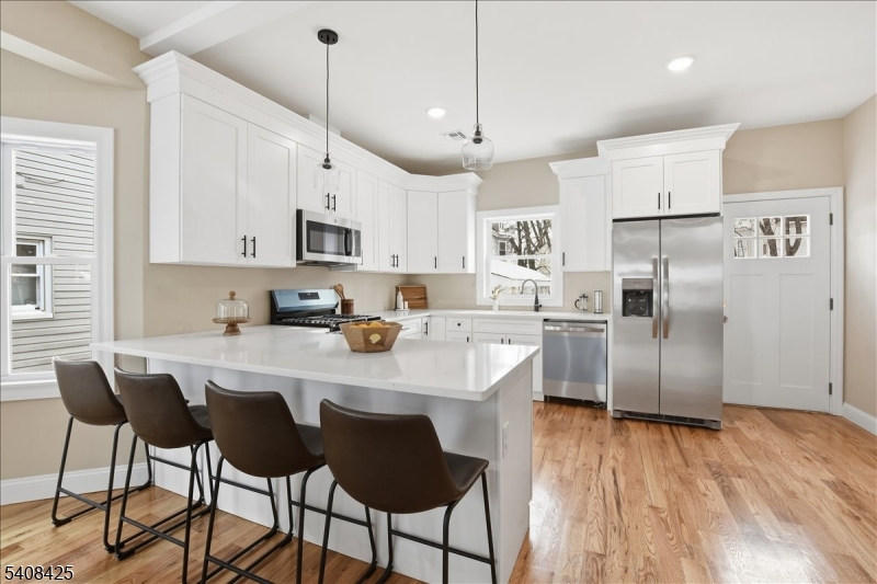 16 White Terrace Newark, NJ 07108 - Photo 6 of 28