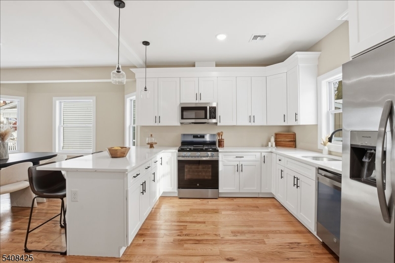 16 White Terrace Newark, NJ 07108 - Photo 8 of 28