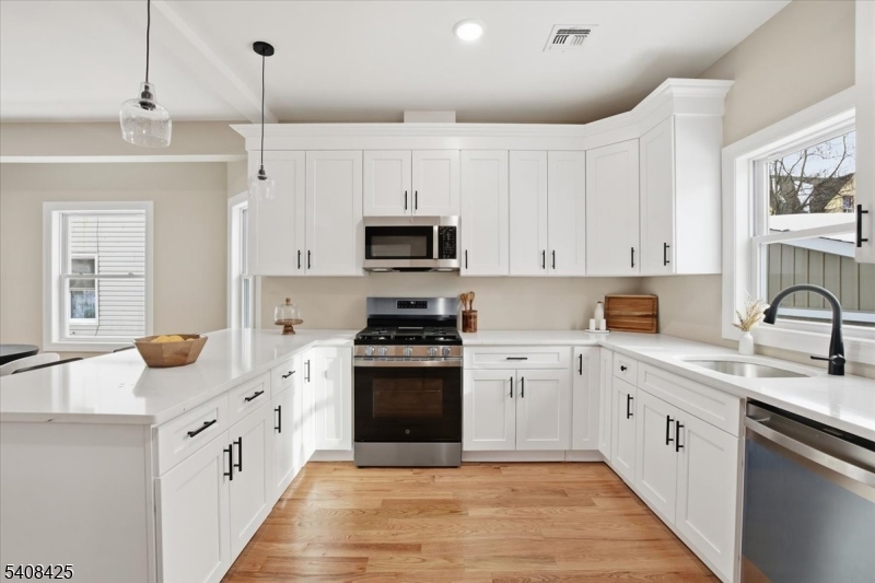 16 White Terrace Newark, NJ 07108 - Photo 9 of 28