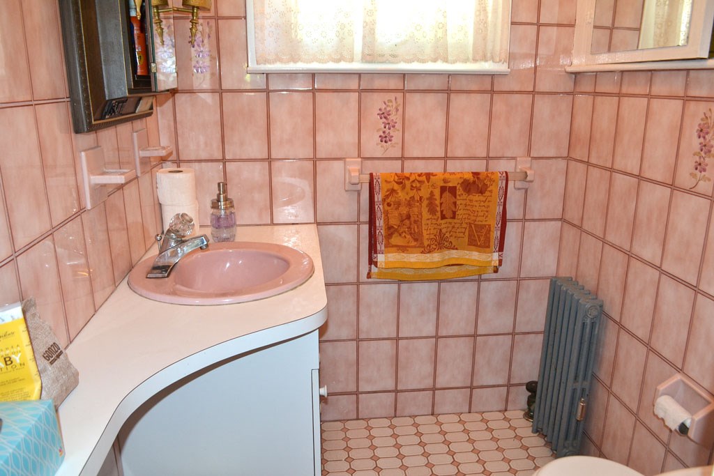 182 Rochambeau Avenue Providence, RI 02906 - Photo 15 of 25 Gallery Image 15