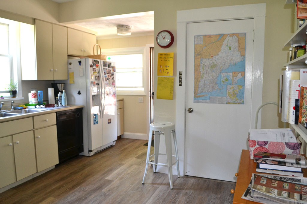 182 Rochambeau Avenue Providence, RI 02906 - Photo 6 of 25 Gallery Image 6