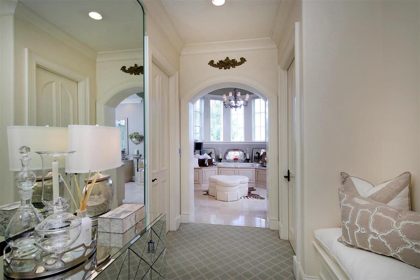 18 Upper Warson Drive Ladue, MO 63124 - Photo 14 of 28