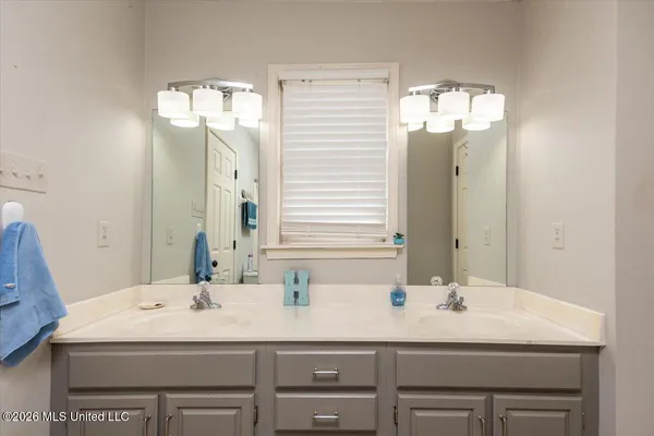 $559,500 | 5460 Wedgewood Drive, Olive Branch, MS 38654
