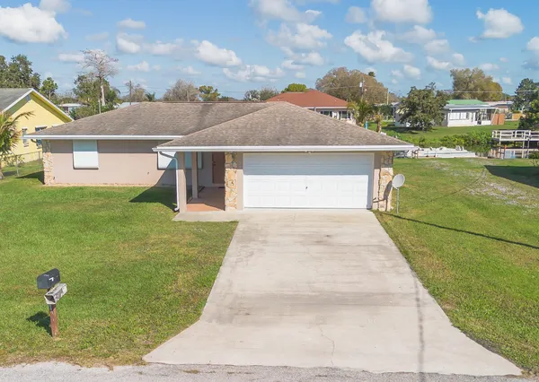 $349,999 | 2907 Southeast 21st Court, Okeechobee, FL 34974