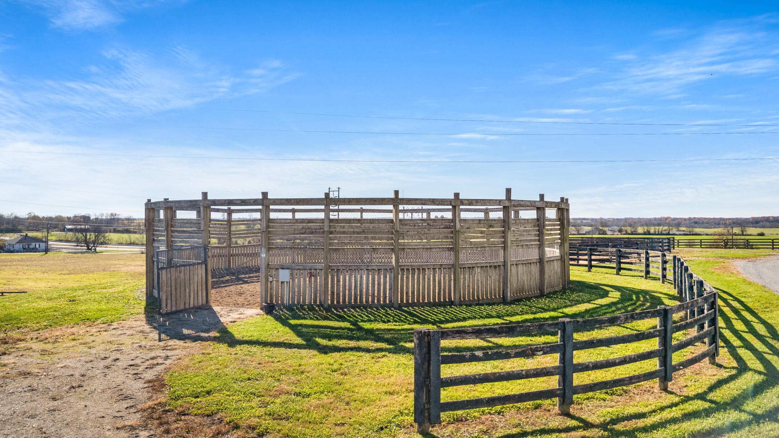 4487 Louisville Road Salvisa, KY 40372 - Photo 45 of 85 4487 Round Pen Front