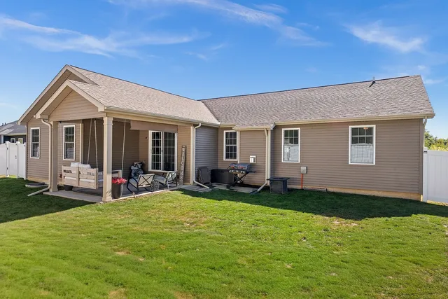 $430,000 | 406 Raef Road, Downs, IL 61736