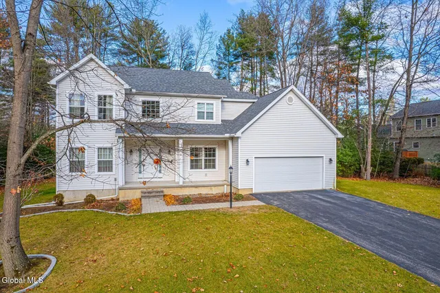 $3,000 | 4 Oldham Place, Wilton, NY 12831