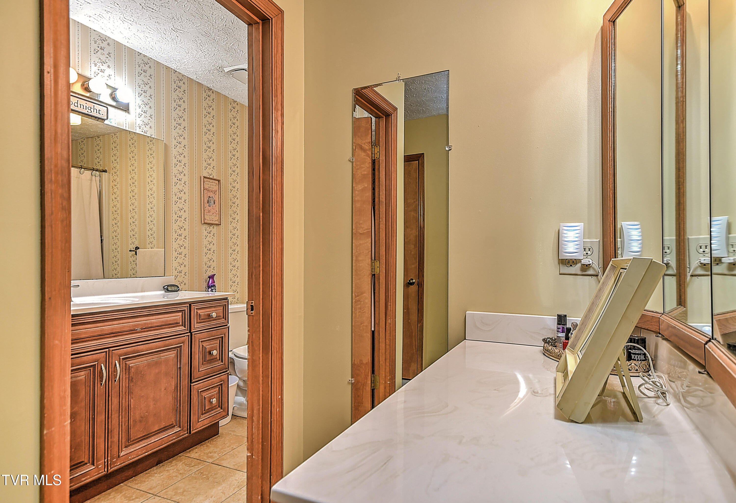 805 Clairmont Road Johnson City, TN 37601 - Photo 13 of 66 803 Clairmont KW-32