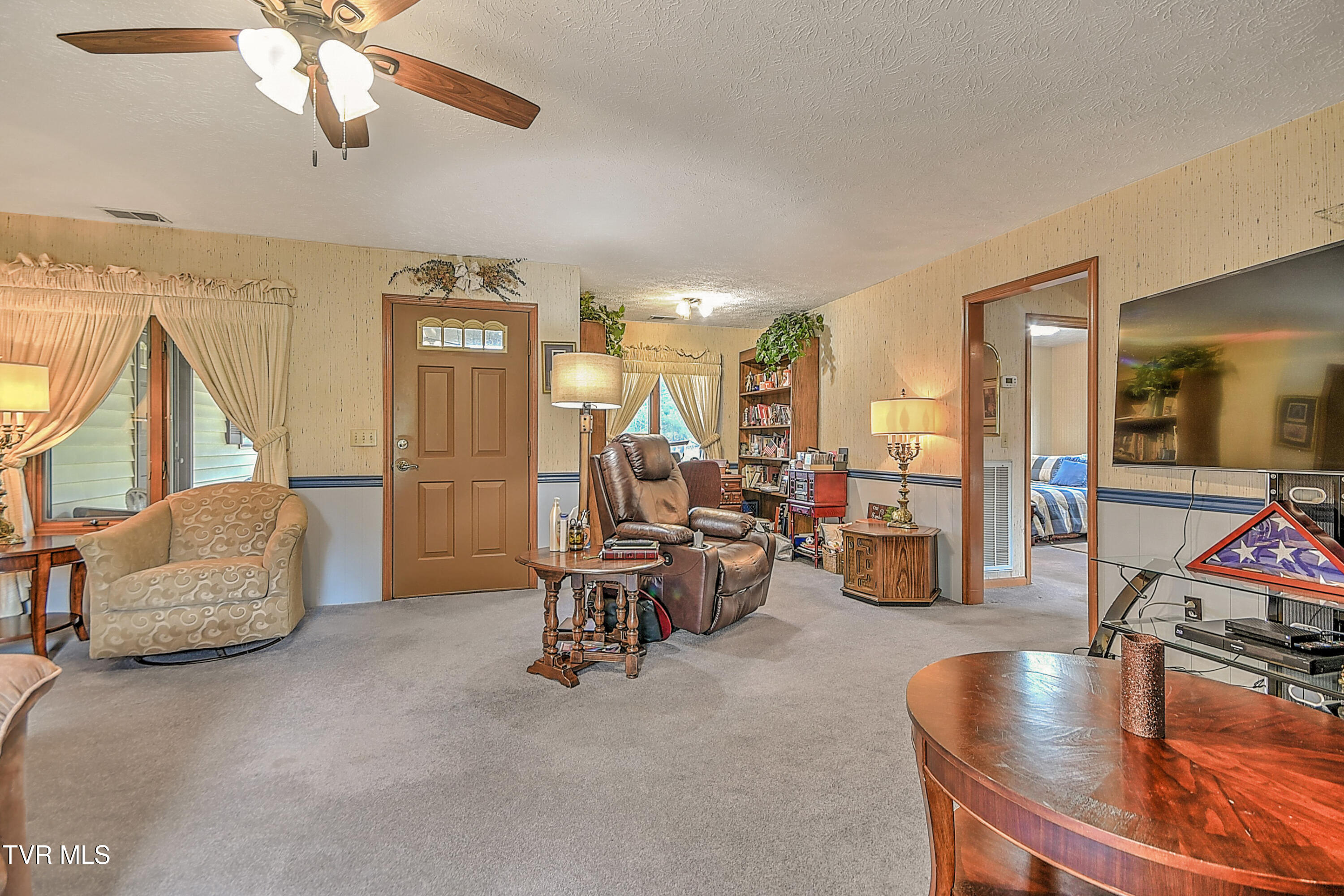 805 Clairmont Road Johnson City, TN 37601 - Photo 3 of 66 803 Clairmont KW-7
