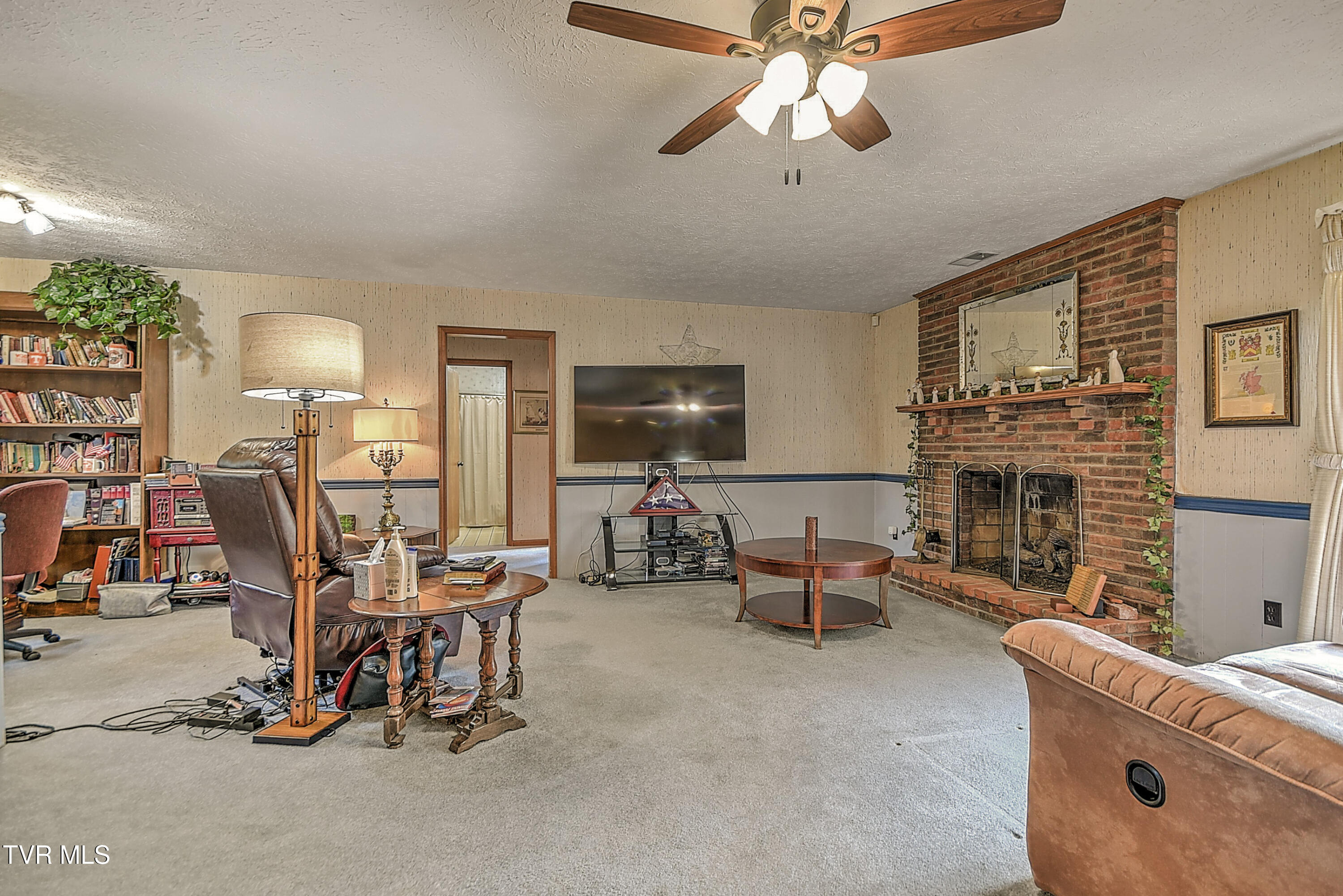 805 Clairmont Road Johnson City, TN 37601 - Photo 4 of 66 803 Clairmont KW-5