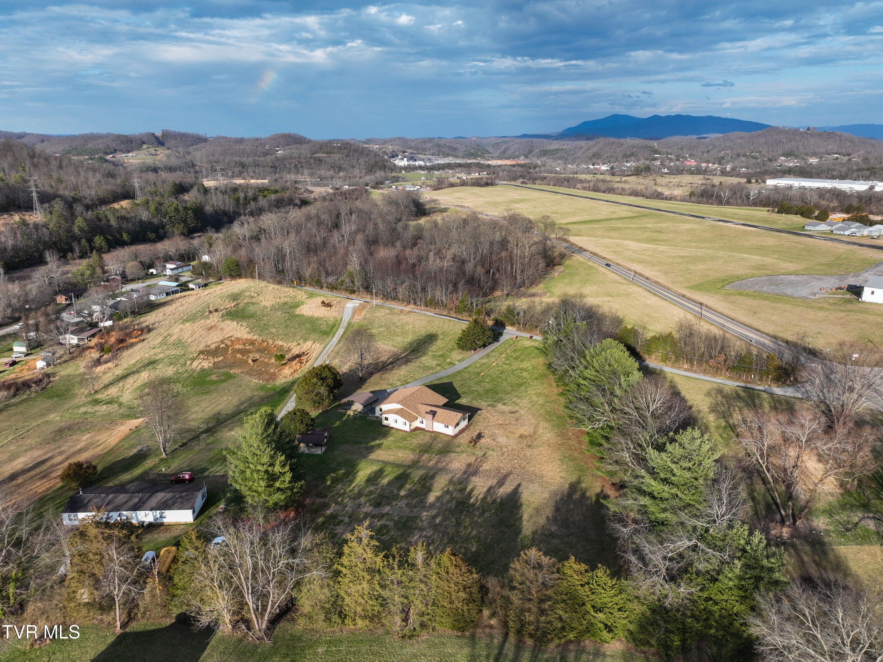 805 Clairmont Road Johnson City, TN 37601 - Photo 45 of 66 308 Clairmont Drone WHITE-5