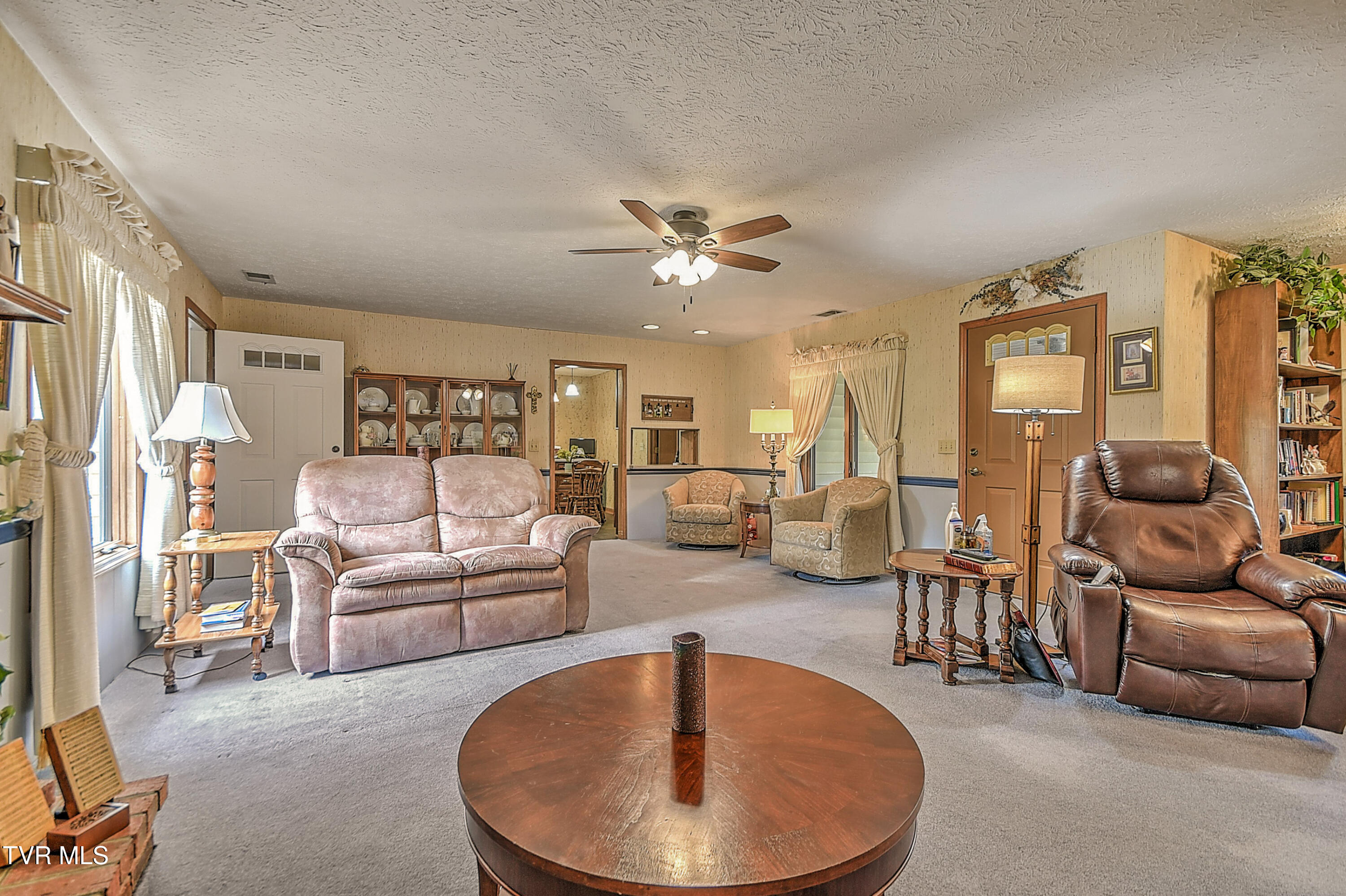 805 Clairmont Road Johnson City, TN 37601 - Photo 5 of 66 803 Clairmont KW-8