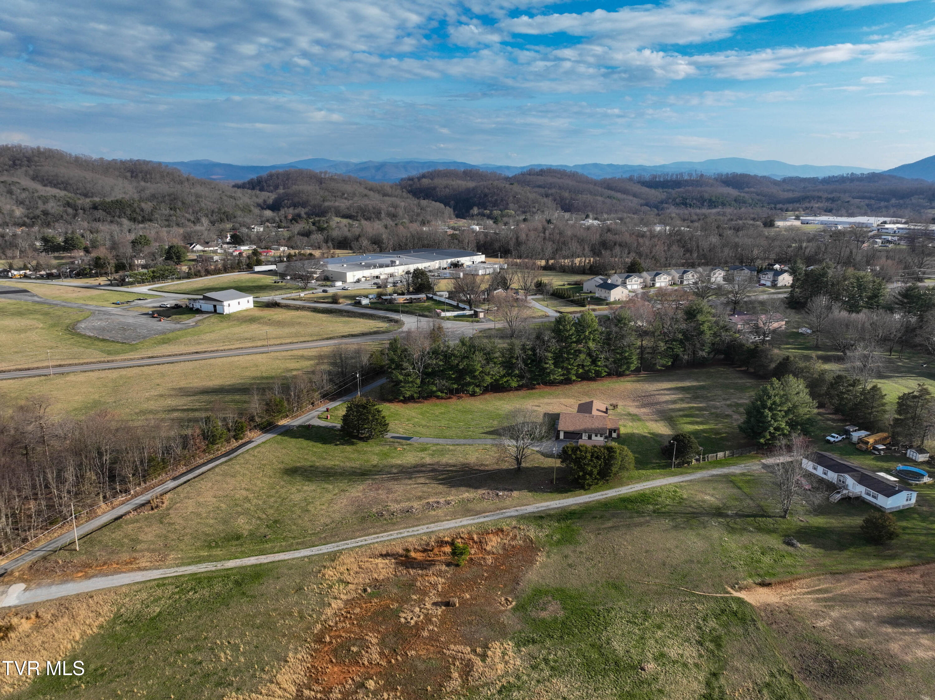805 Clairmont Road Johnson City, TN 37601 - Photo 52 of 66 308 Clairmont Drone WHITE-12
