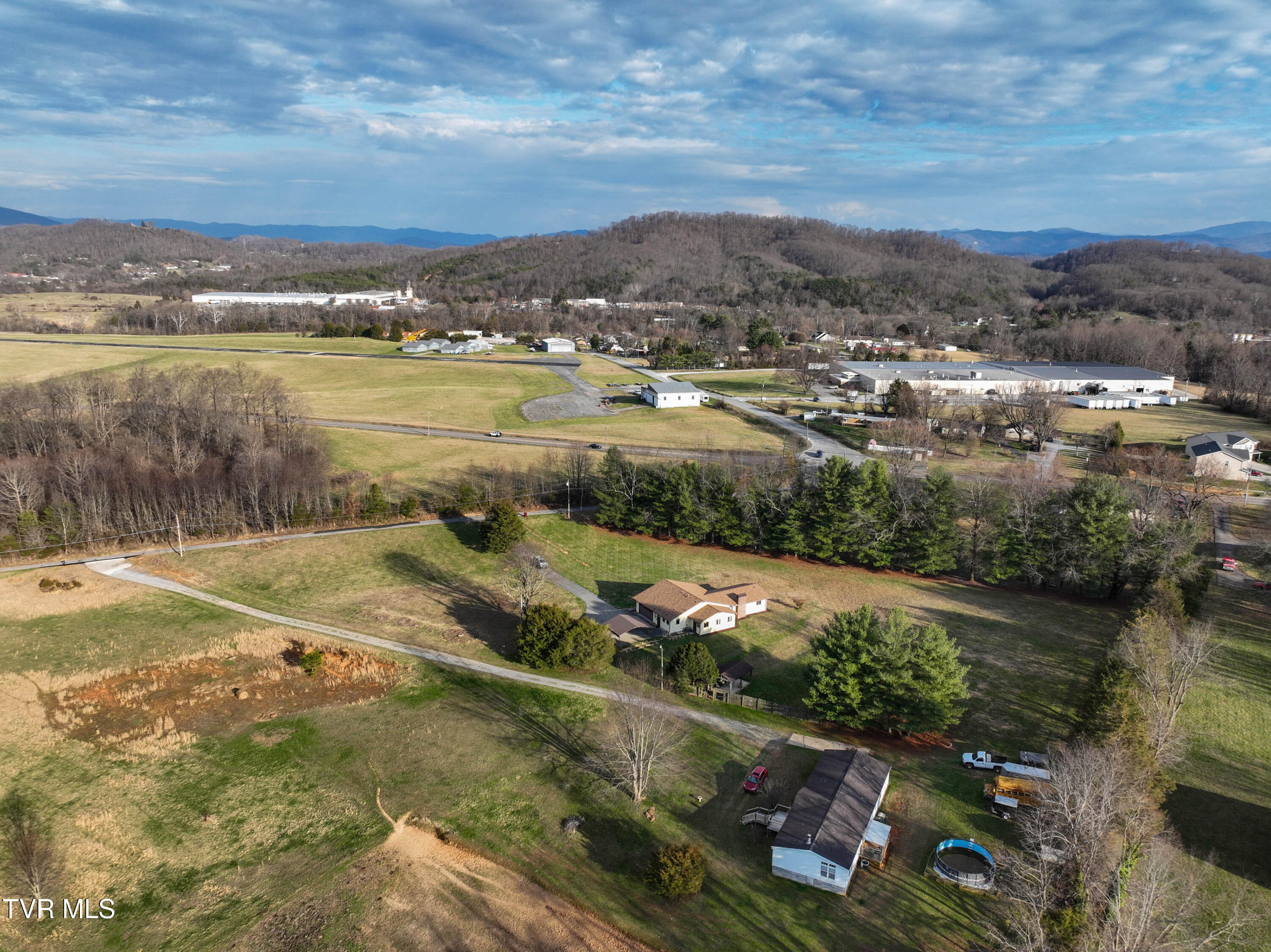 805 Clairmont Road Johnson City, TN 37601 - Photo 53 of 66 308 Clairmont Drone WHITE-13