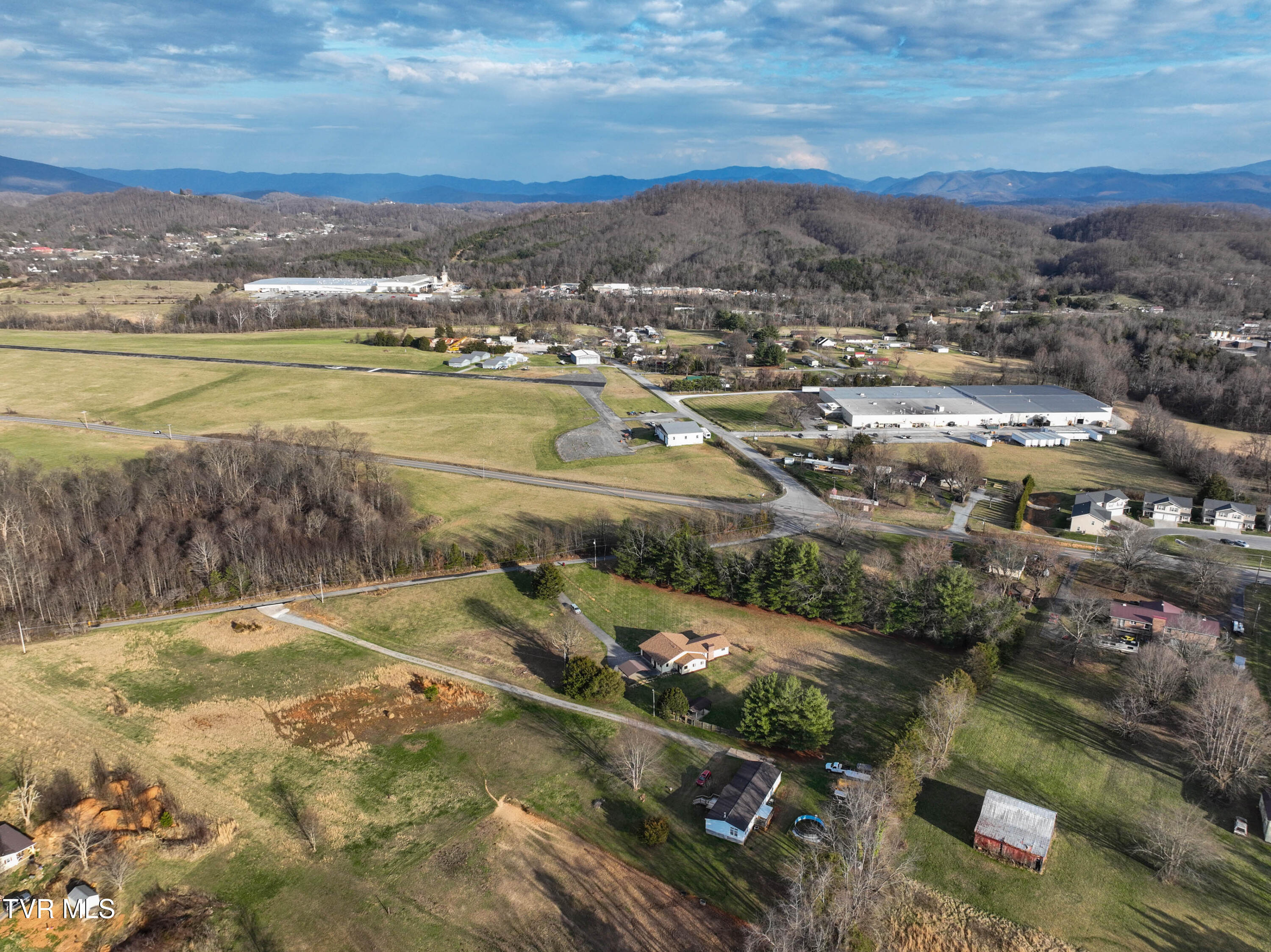 805 Clairmont Road Johnson City, TN 37601 - Photo 54 of 66 308 Clairmont Drone WHITE-14