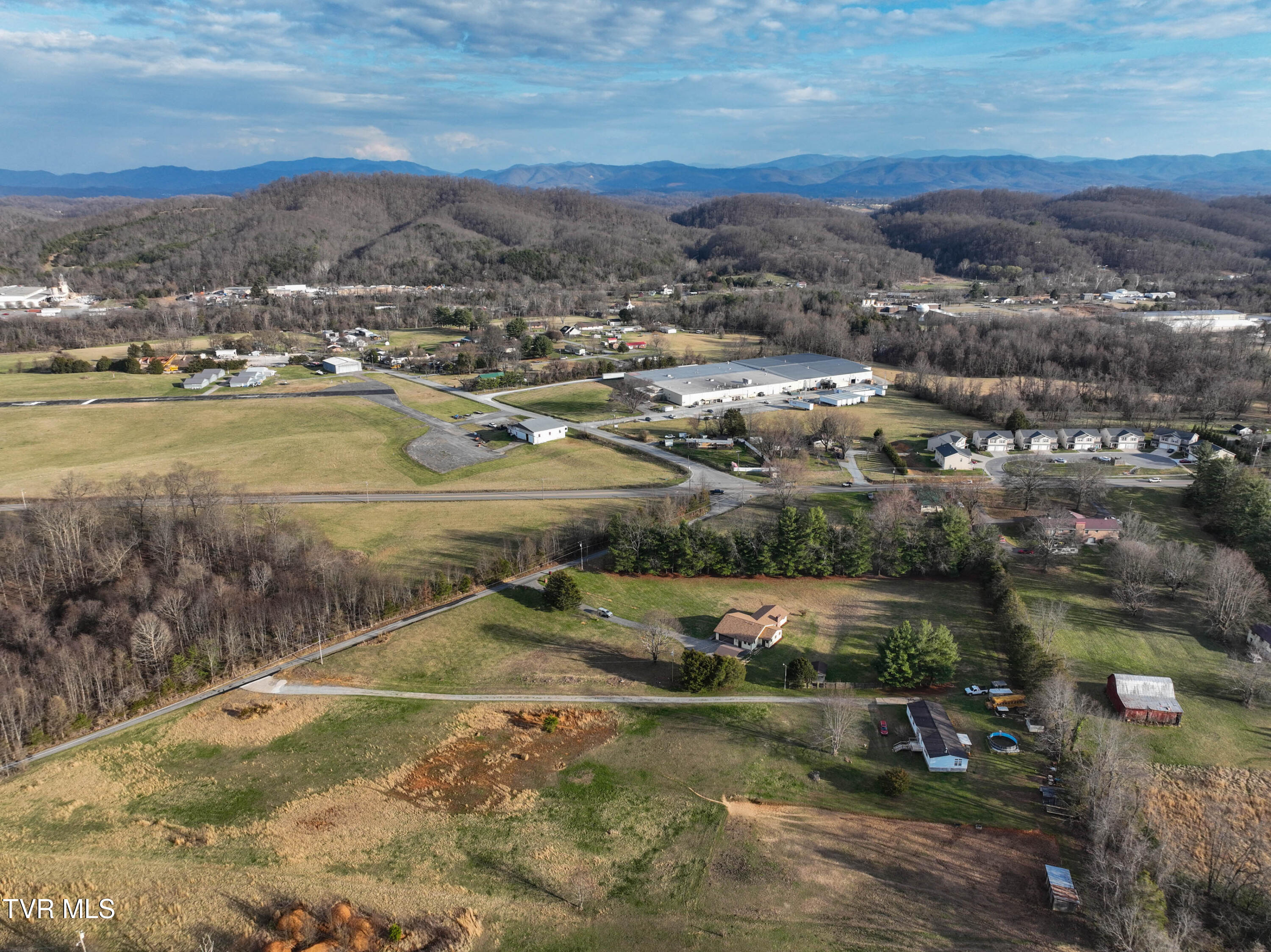805 Clairmont Road Johnson City, TN 37601 - Photo 55 of 66 308 Clairmont Drone WHITE-15