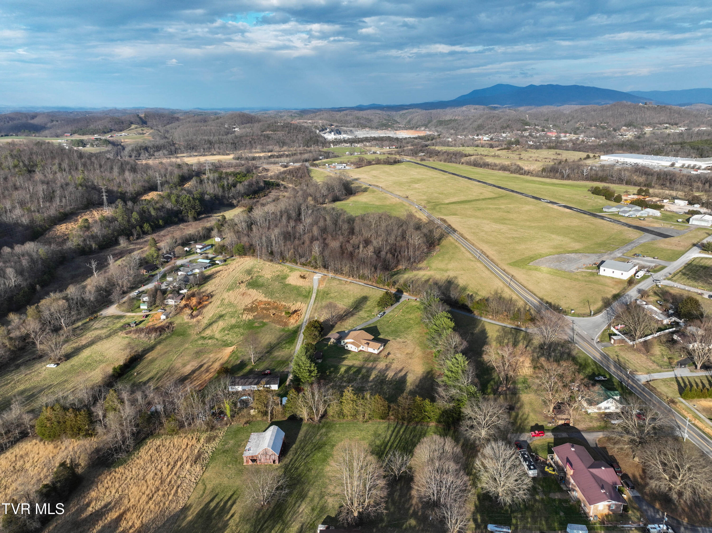 805 Clairmont Road Johnson City, TN 37601 - Photo 62 of 66 308 Clairmont Drone WHITE-22