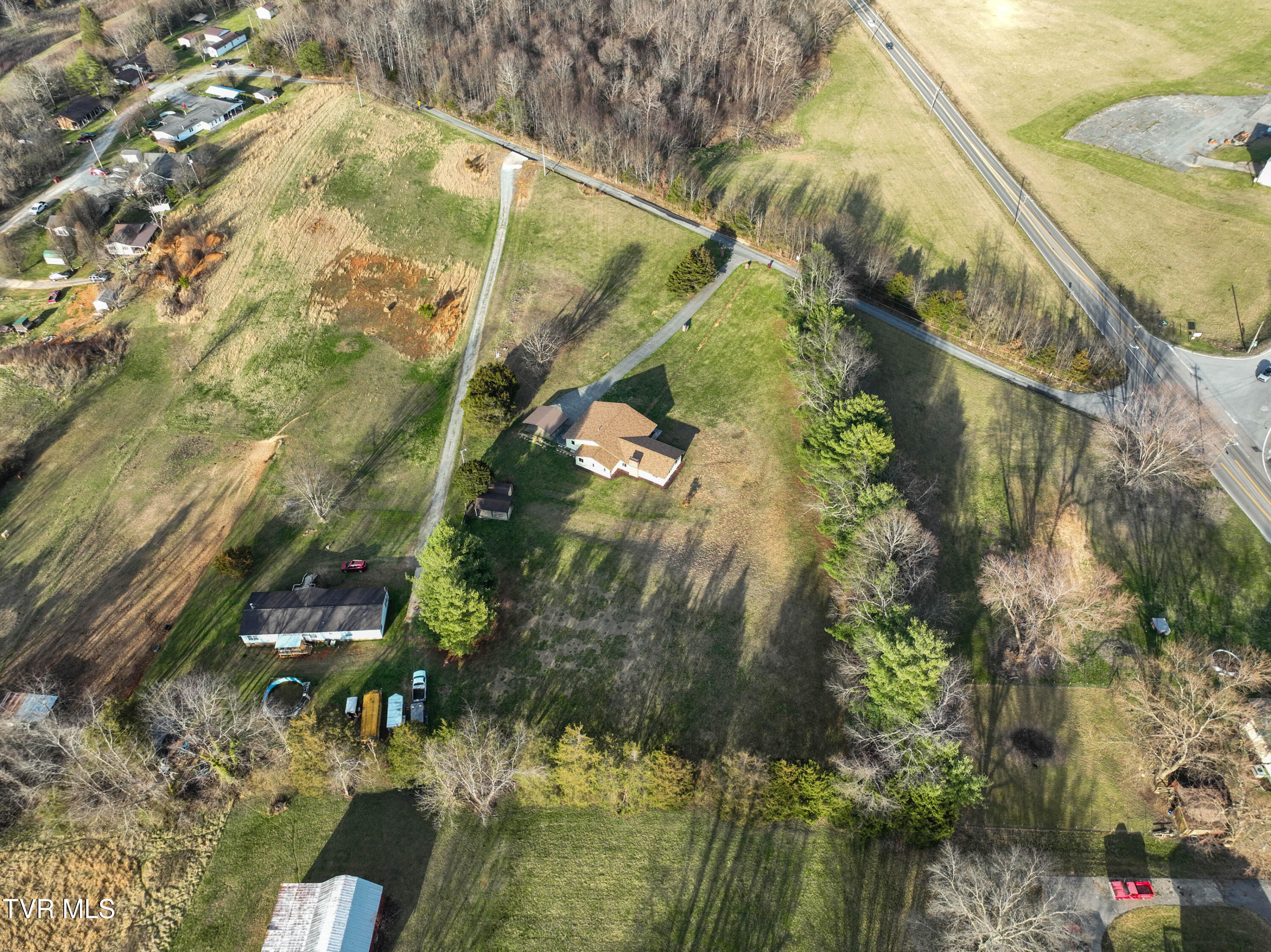 805 Clairmont Road Johnson City, TN 37601 - Photo 63 of 66 308 Clairmont Drone WHITE-24