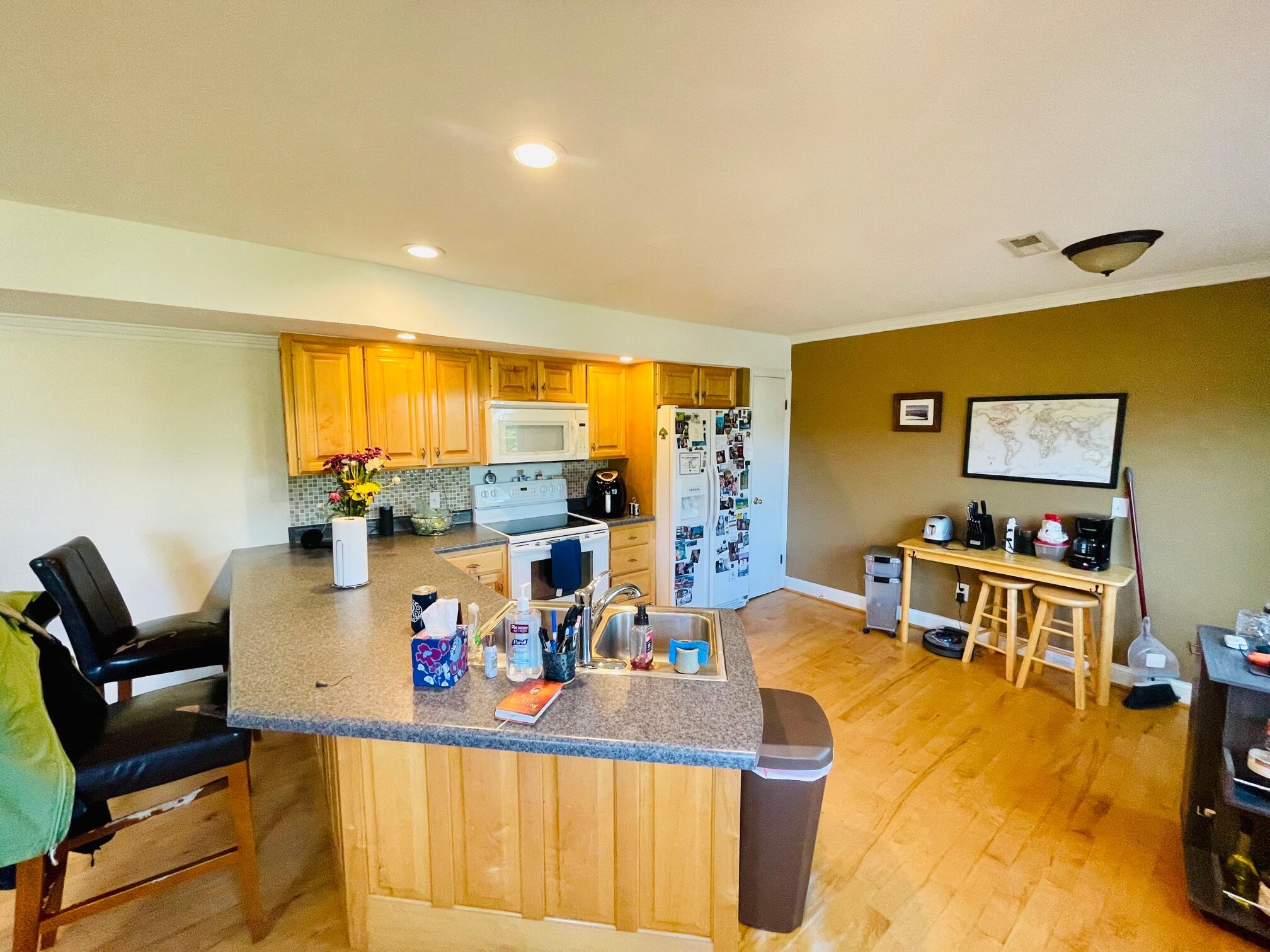 7901 Standifer Gap Road Chattanooga, TN 37421 - Photo 7 of 19 kitchen with coffee nook