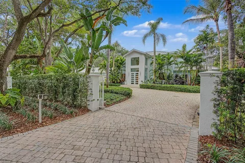 $5,650,000 | 5790 Southwest 96th Street, Pinecrest, FL 33156