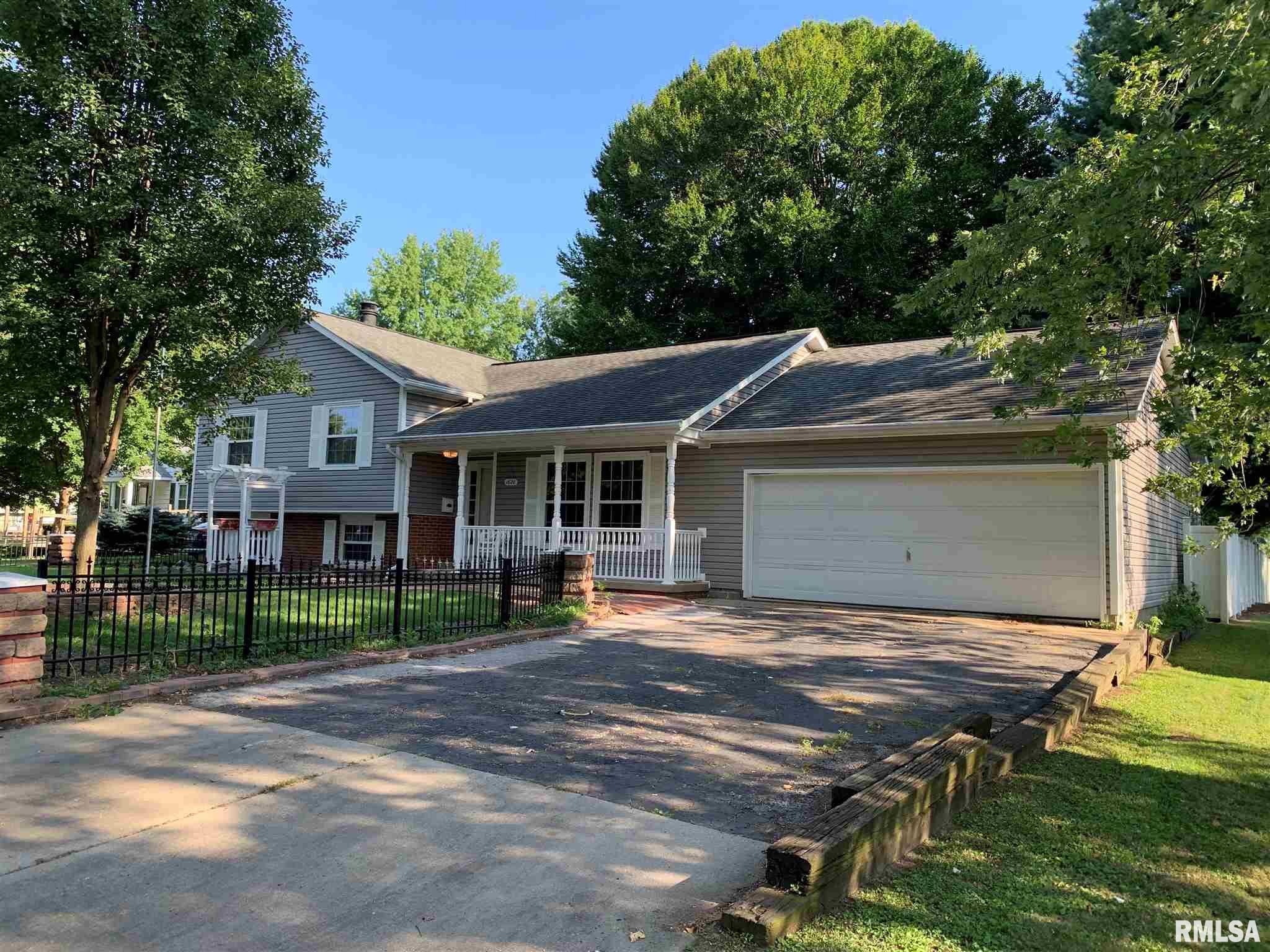 1620 Homewood Avenue Springfield, IL 62704 - Photo 1 of 26 Gallery Image 1