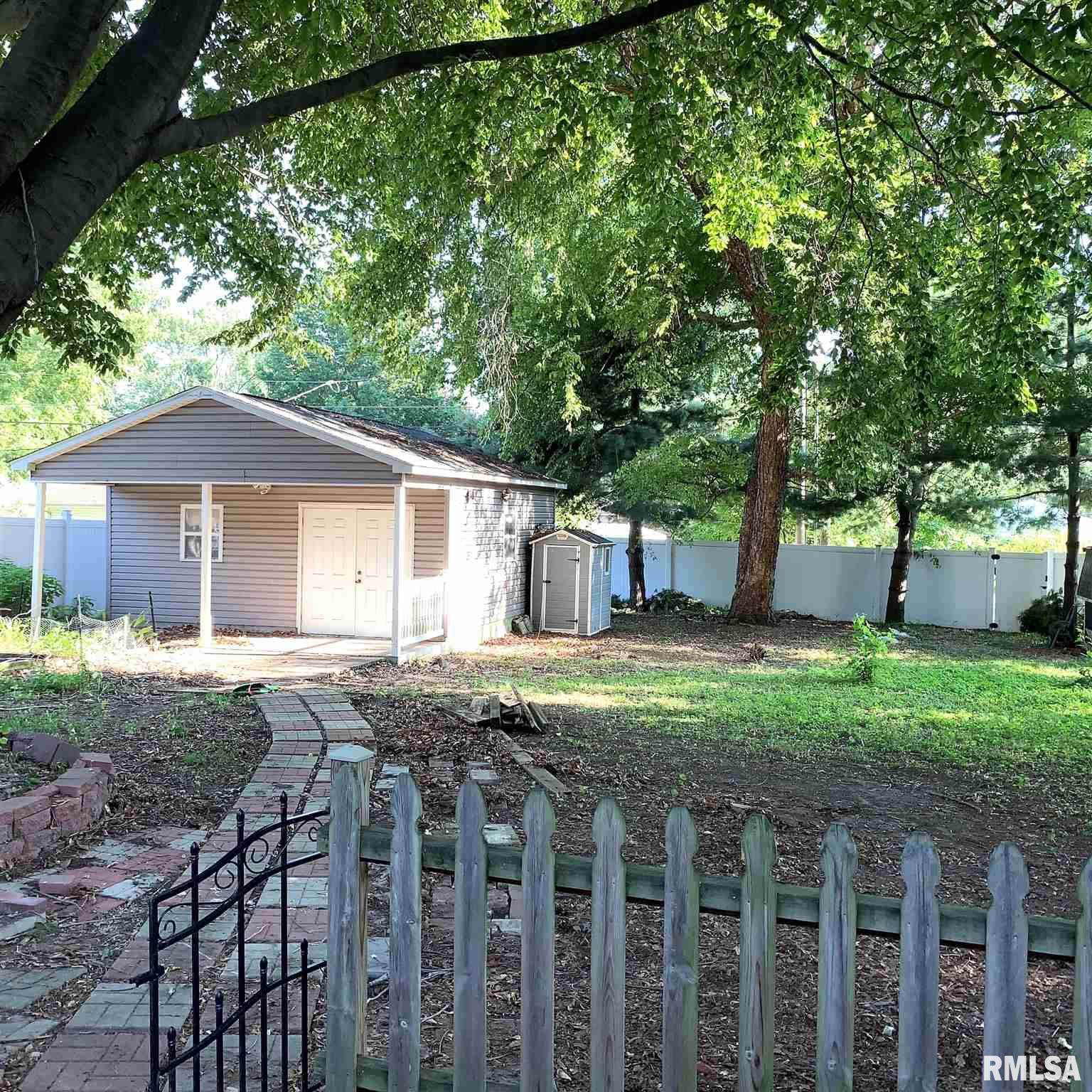 1620 Homewood Avenue Springfield, IL 62704 - Photo 4 of 26 Gallery Image 4