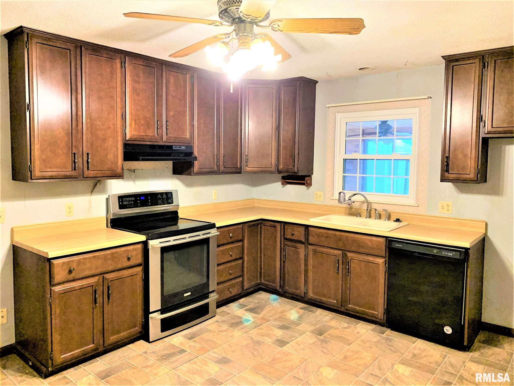 1620 Homewood Avenue Springfield, IL 62704 - Photo 9 of 26 Gallery Image 9