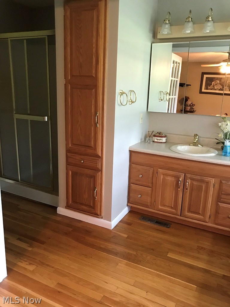 18711 Thorpe Road Chagrin Falls, OH 44023 - Photo 7 of 15 Master bath