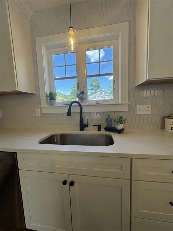 19 Barberry Road Mansfield, MA 02048 - Photo 11 of 17