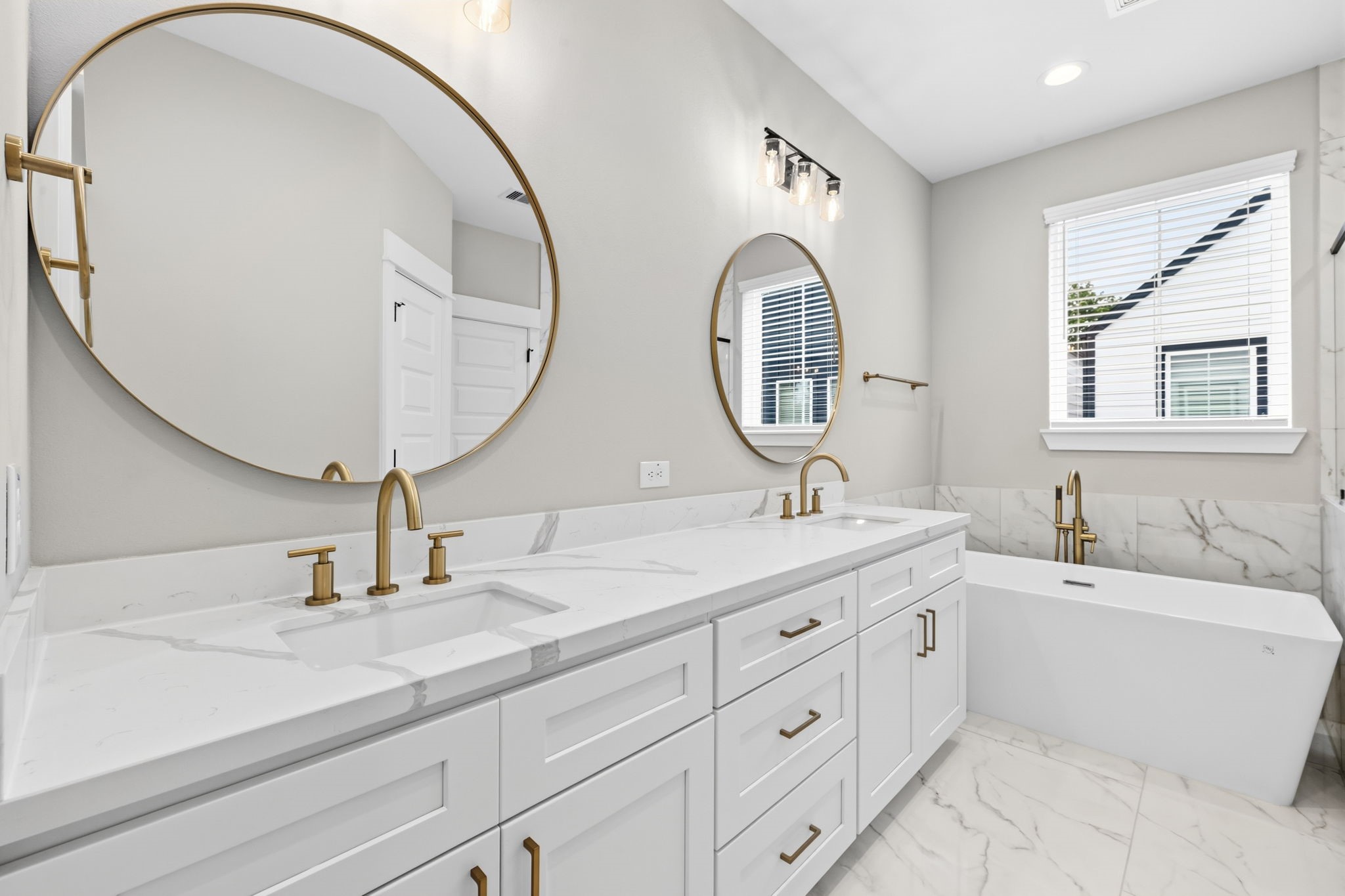 719 Thornton Road, Unit D Houston, TX 77018 - Photo 31 of 50