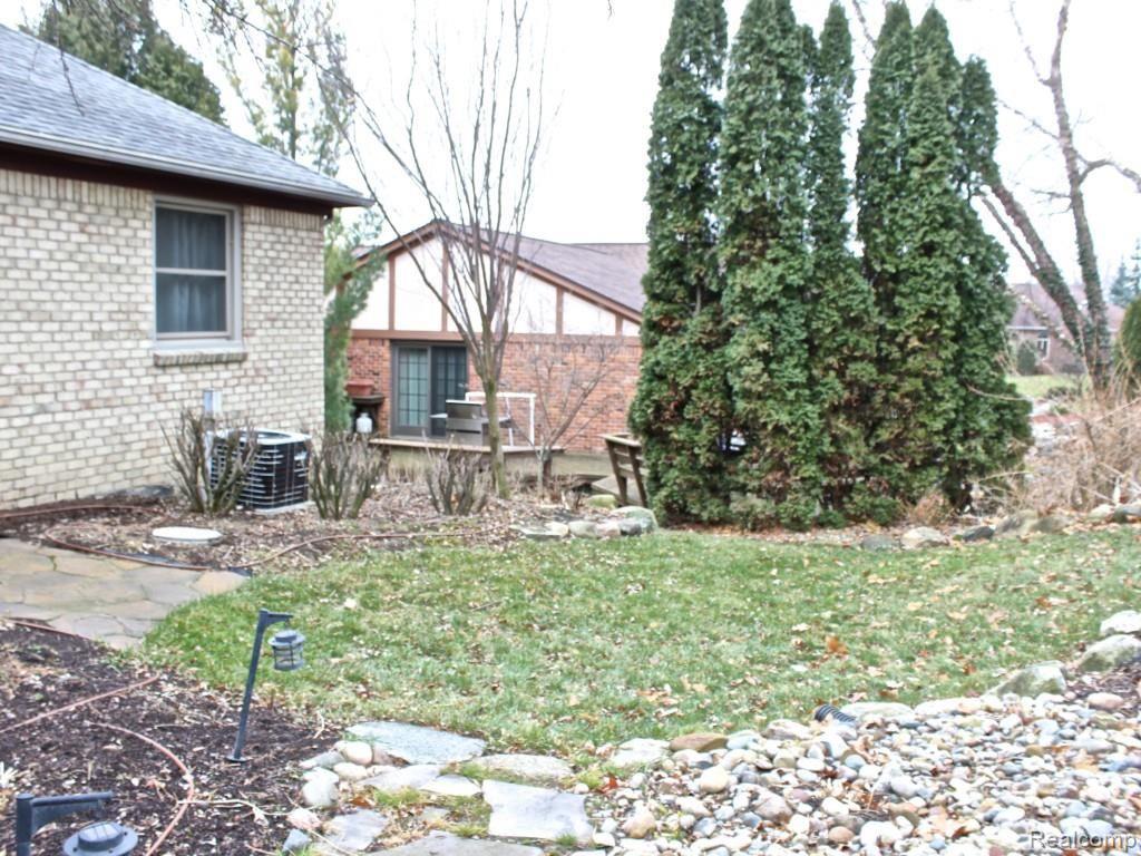 245 Pepper Tree Lane Rochester, MI 48309 - Photo 53 of 72 IMG_0219.jpg