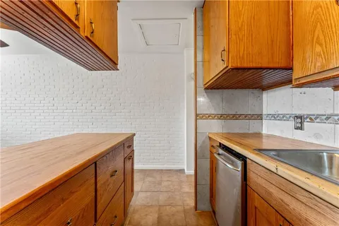 $158,000 | 1921 Prytania Street, Unit Q, New Orleans, LA 70130