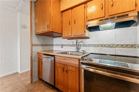 $158,000 | 1921 Prytania Street, Unit Q, New Orleans, LA 70130